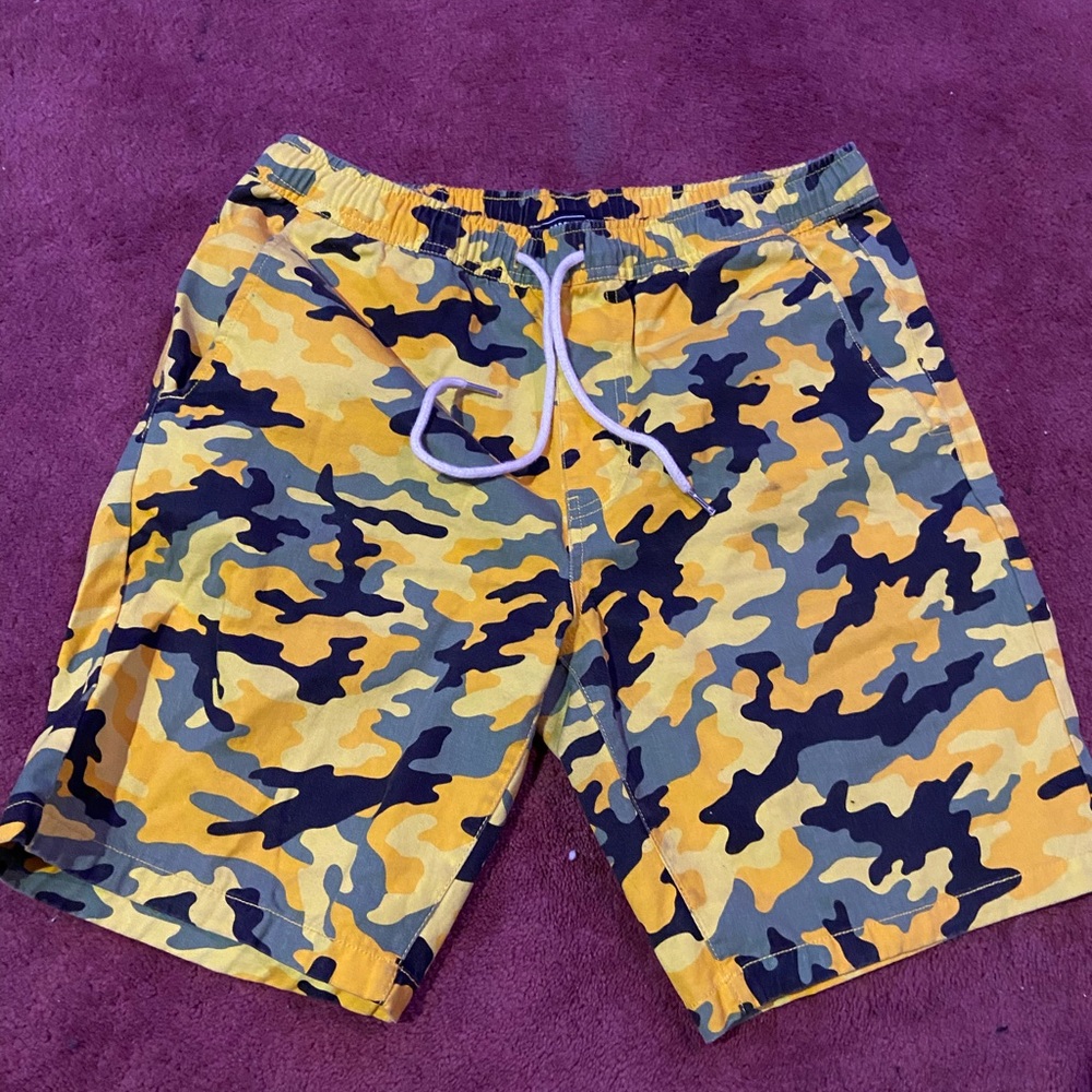 men’s camouflage shorts
